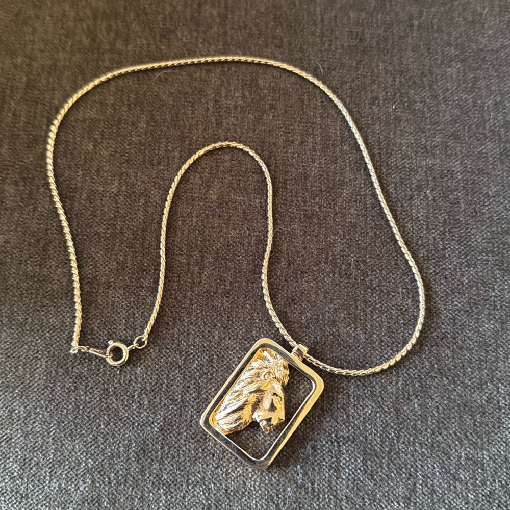 Avon Star Sign Leo Vintage Pendant